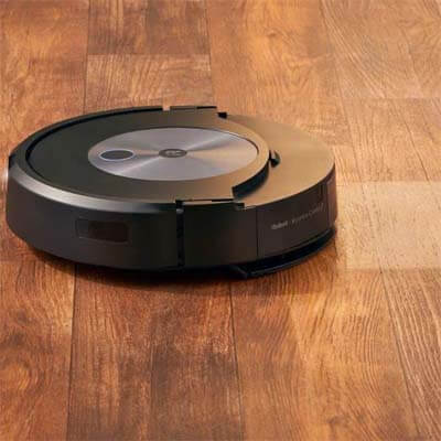 Roomba Combo j7+ fregando